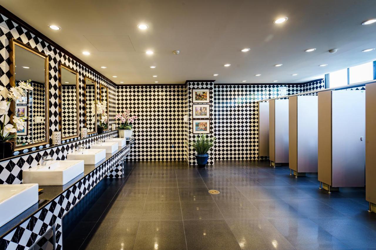 Lux Boutique Hotel Nonthaburi Buitenkant foto