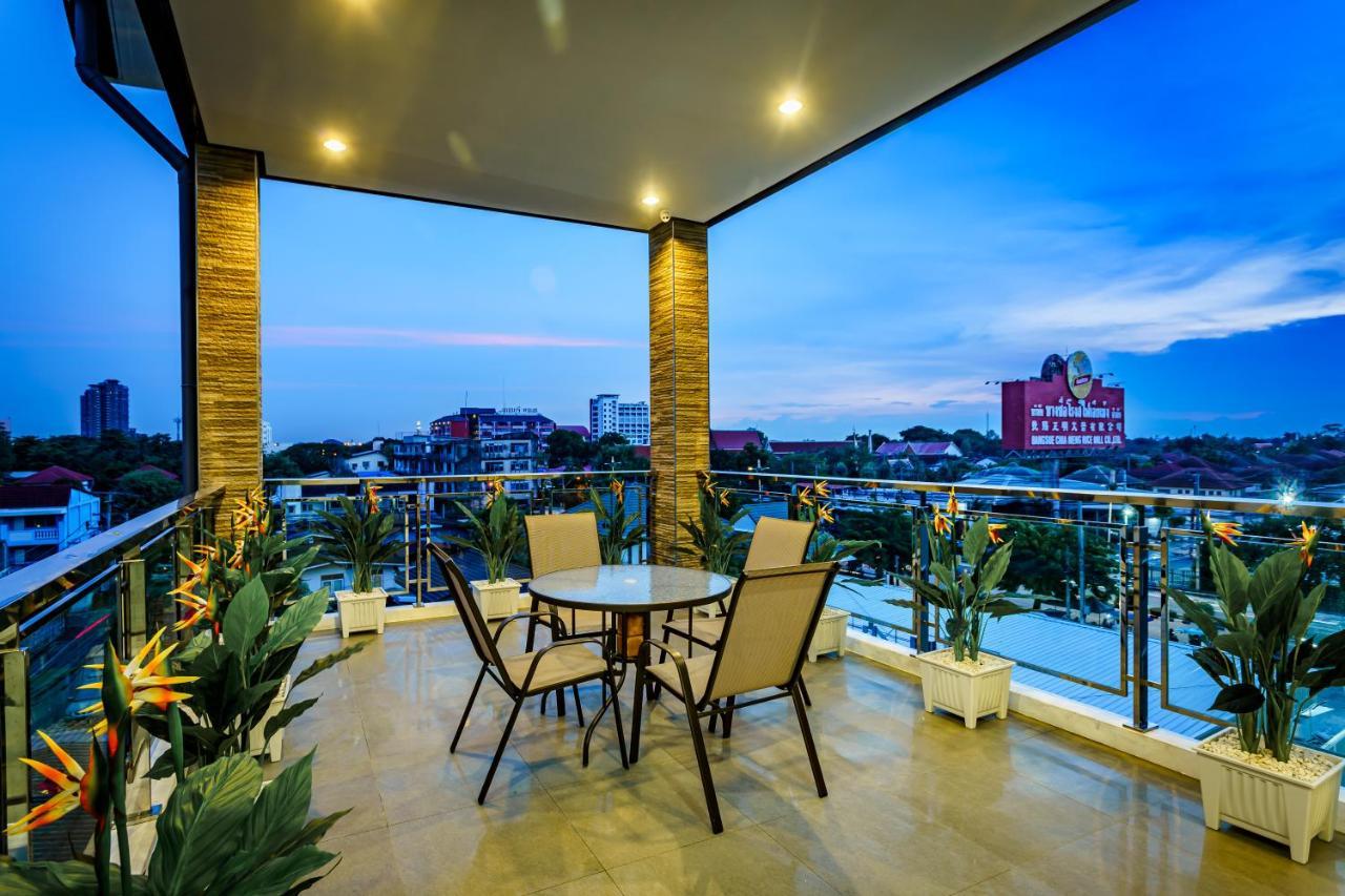 Lux Boutique Hotel Nonthaburi Buitenkant foto